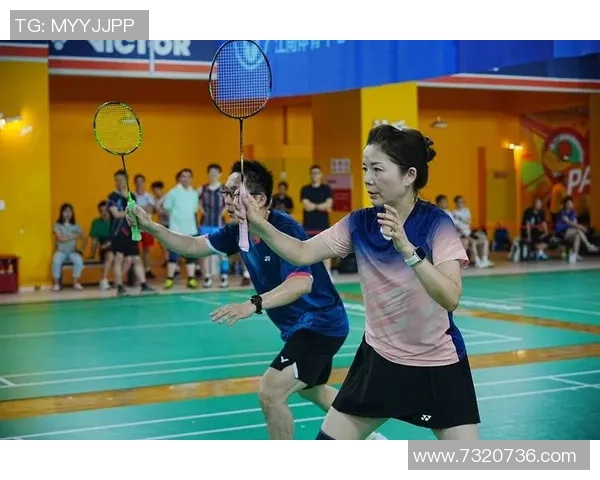 重庆羽毛球队比赛经验分享与提升策略研究探讨