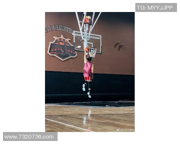 从足球场到篮球场的华丽转身库里的传奇之路